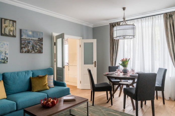 dubbele deuren in het interieur van de woonkamer