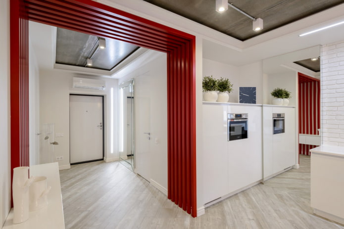 deurloze doorgang in het keukeninterieur