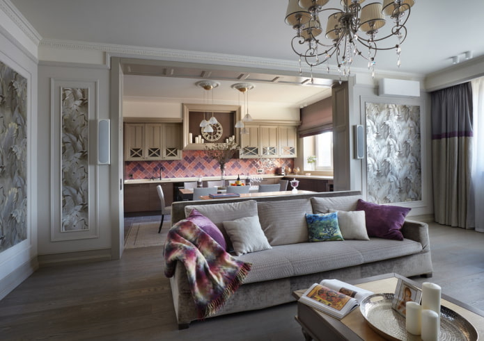 brede deuropening in het interieur