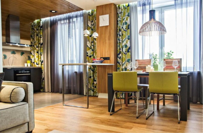 dubbele groene gordijnen in de woonkamer