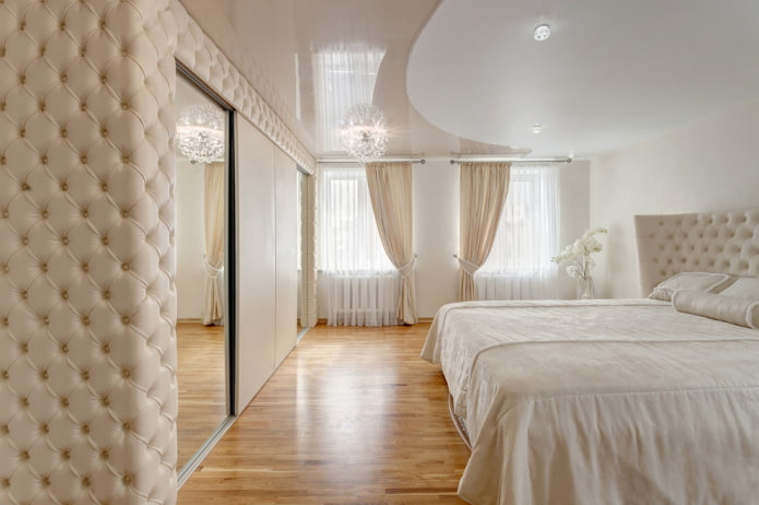 tweekleurig spanplafond in de slaapkamer