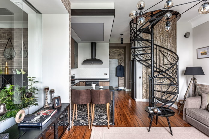 interieur van een klein appartement met twee verdiepingen