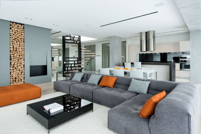 interieur van een groot appartement met twee verdiepingen