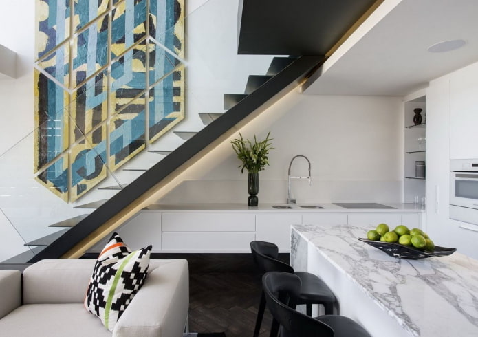 interieur van een klein appartement met twee verdiepingen