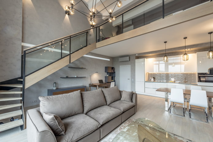 decoratie van het interieur van een appartement met twee verdiepingen