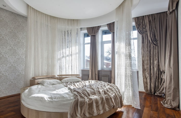 tweepersoons rond bed in het interieur