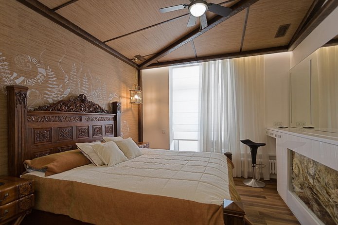 tweepersoons gesneden bed in het interieur