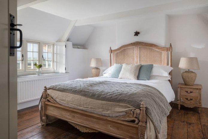 tweepersoons antiek model in het interieur
