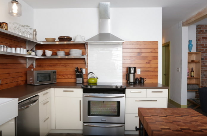 hout in de decoratie van het keukenschort