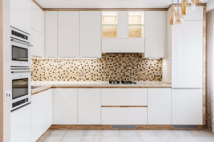 kleur van de schort in het keukeninterieur