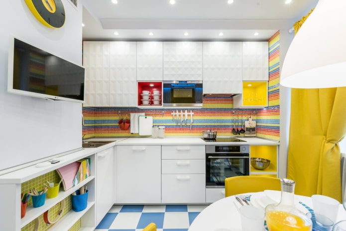 kleur van de schort in het keukeninterieur
