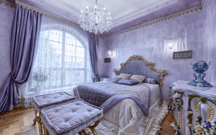tinten lila in het interieur van de slaapkamer