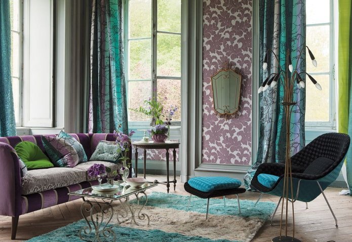 een combinatie van paars en turquoise in het interieur