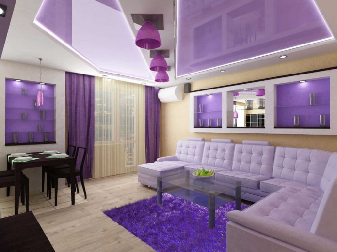 paars en wit plafond in de woonkamer