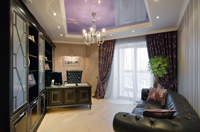 plafond met paarse tint in het interieur