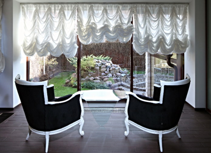 luifelgordijnen in het interieur