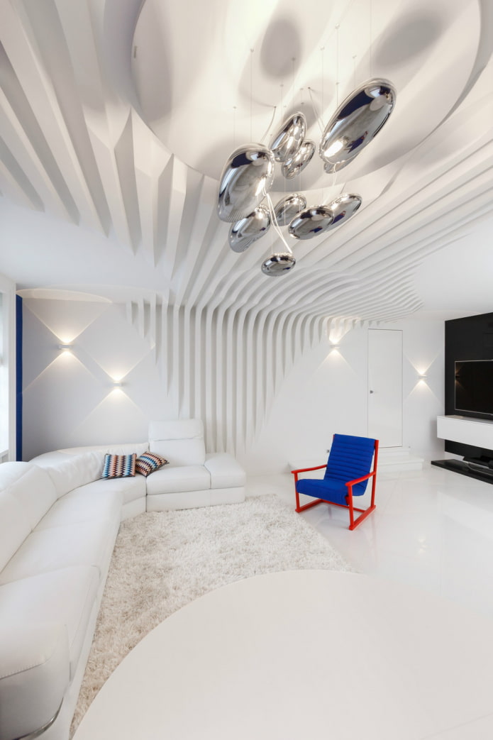 lichte fauteuil in het interieur