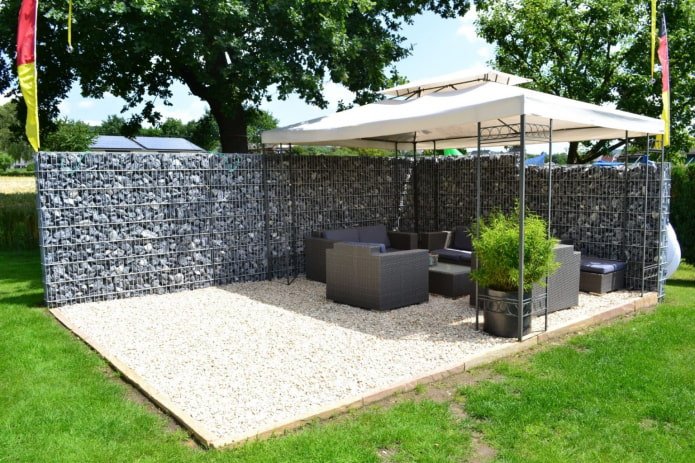 schanskorven in de tuin