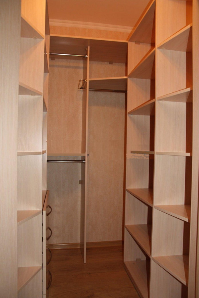 kleine kledingkast