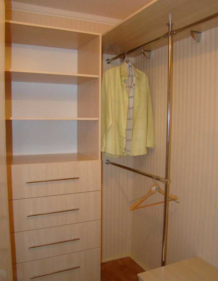 L-vormige kleedkamer