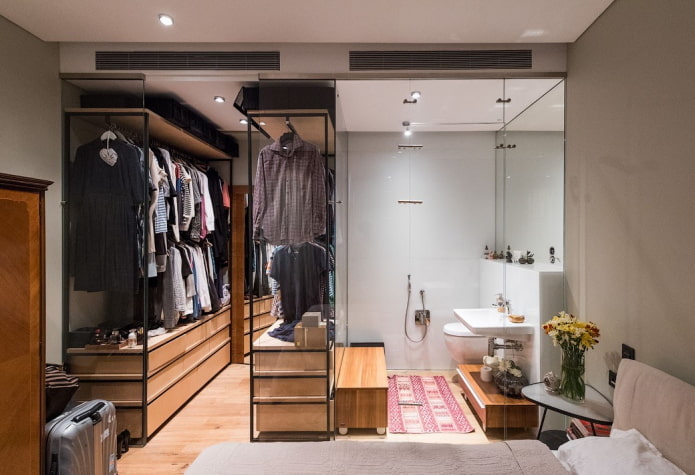 doorloopkleedkamer in het interieur van de slaapkamer
