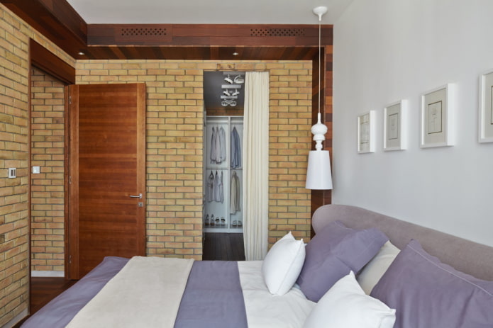 aparte kleedkamer in het interieur van de slaapkamer