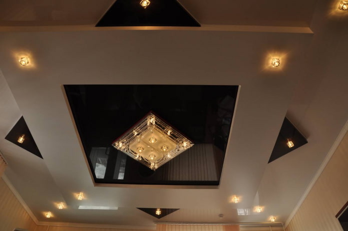 gipsplaat met meerdere niveaus en spanstructuur