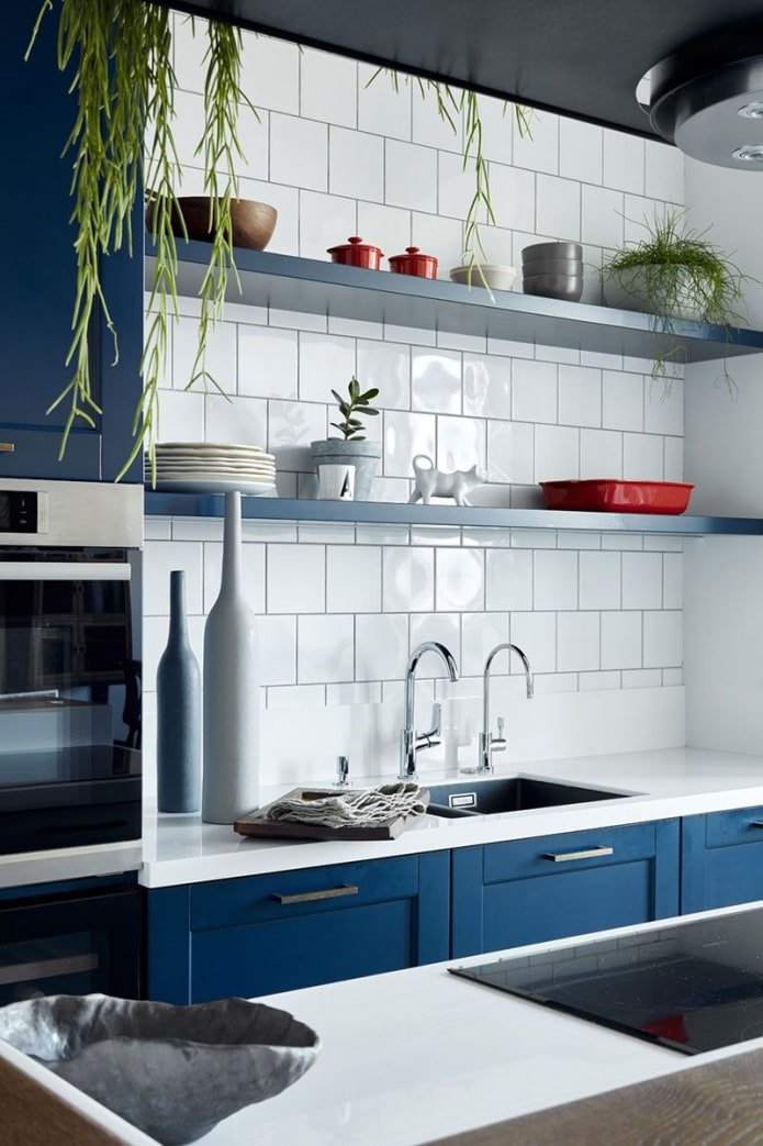 blauw keukenset aanrechtblad