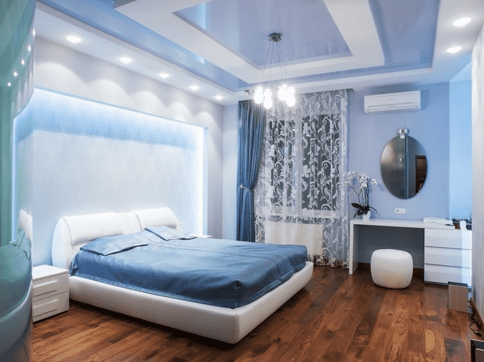 blauwe stretchstructuur in de slaapkamer
