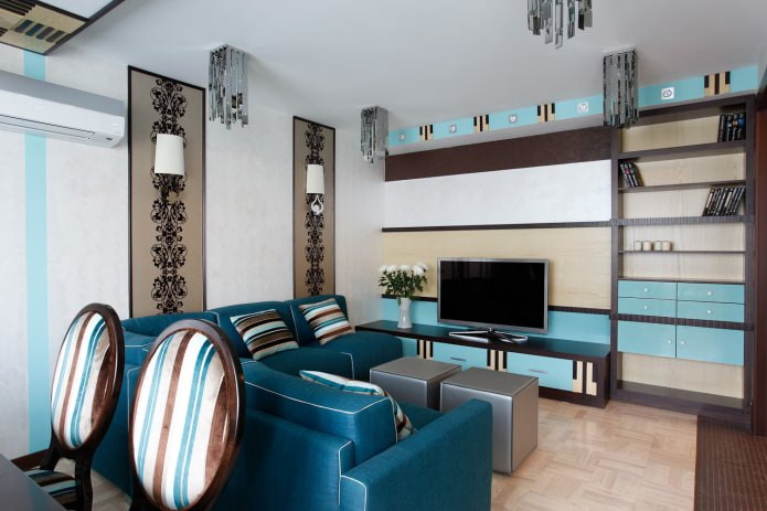 Bruin en blauw woonkamerinterieur