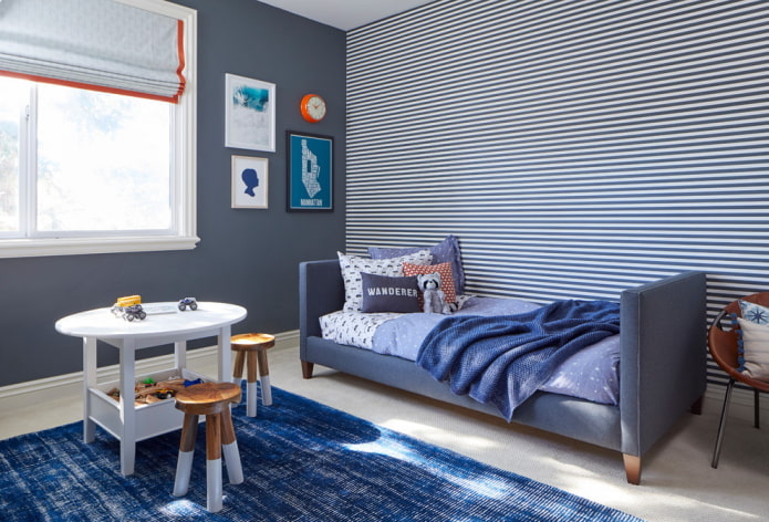 tinten blauw in het interieur van de kinderkamer