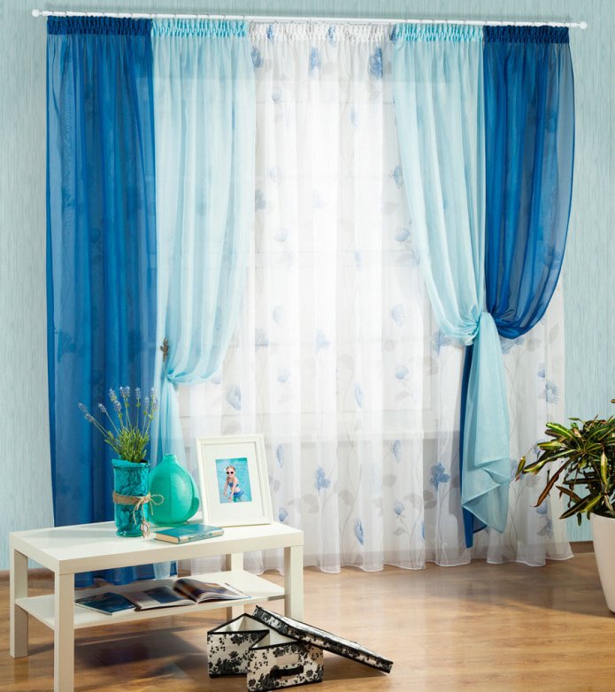 blauw-lichtblauw tule