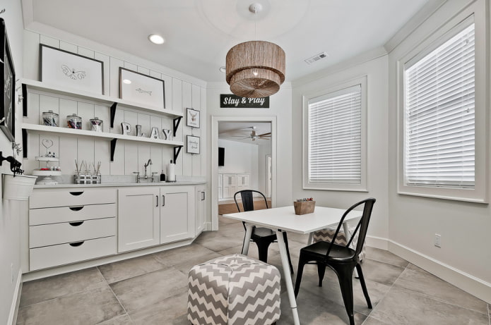 witte horizontale lamellen in het interieur