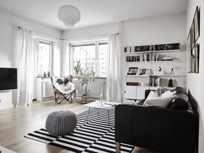 zwart-witte woonkamer