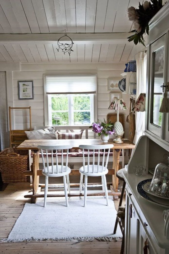 woonkeuken in een zomerhuis