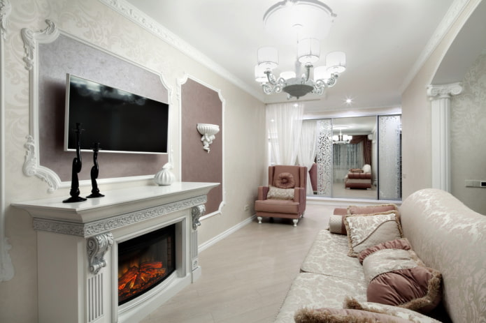 open haard en tv in het interieur van de woonkamer in een klassieke stijl