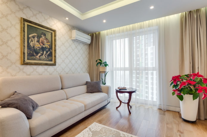 muurdecoratie in het interieur van de hal in beige tinten