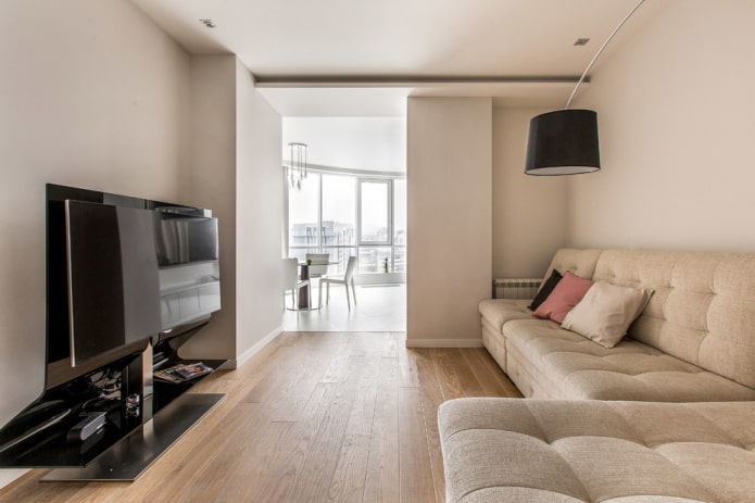 muurdecoratie in het interieur van de hal in beige tinten