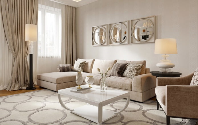 interieur van een beige woonkamer in neoklassieke stijl