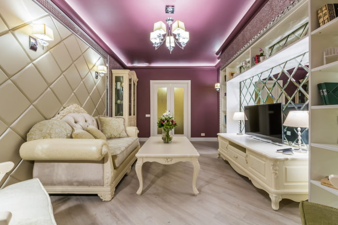 interieur van een beige woonkamer in klassieke stijl