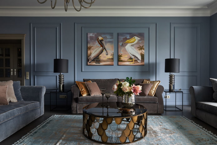 decoratie en textiel in het interieur van een blauwe woonkamer