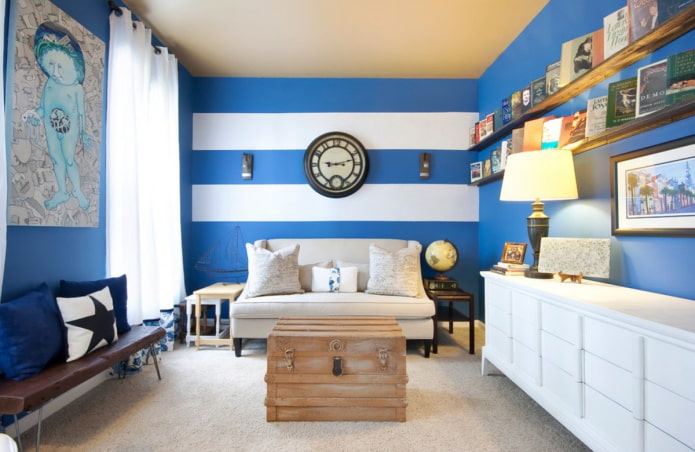 blauwe woonkamer in maritieme stijl