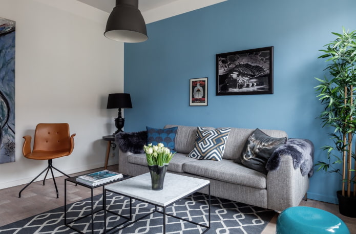 blauwe woonkamer in Scandinavische stijl