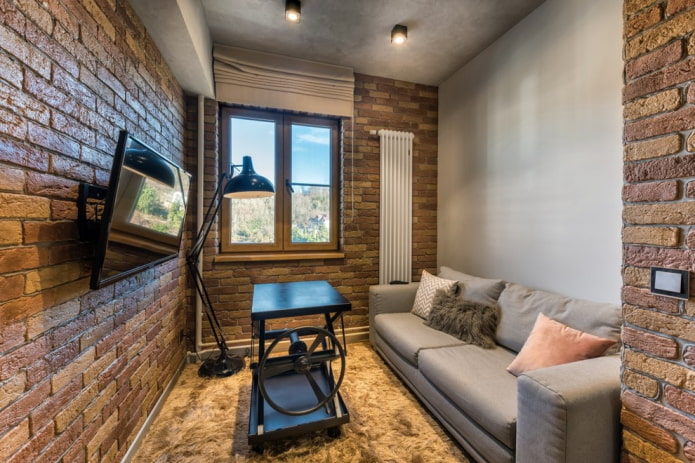 interieur van de hal in een Chroesjtsjovka-stijl in loftstijl