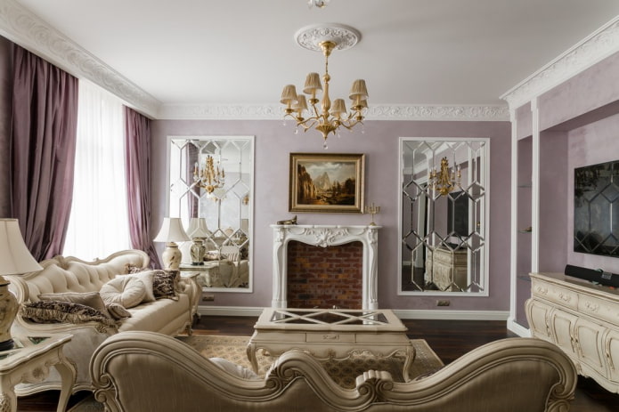 klassieke woonkamer in lichte tinten