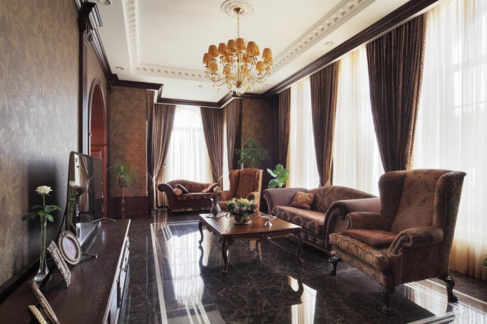 klassieke woonkamer in donkere tinten