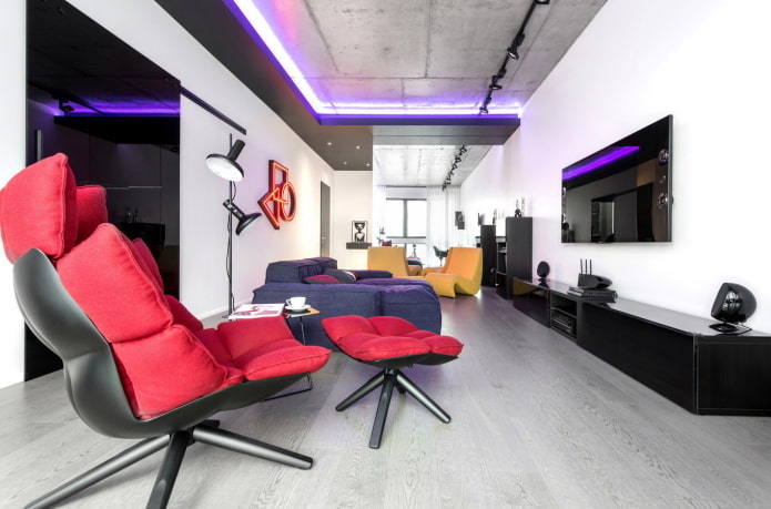 Halinterieur met felle accenten