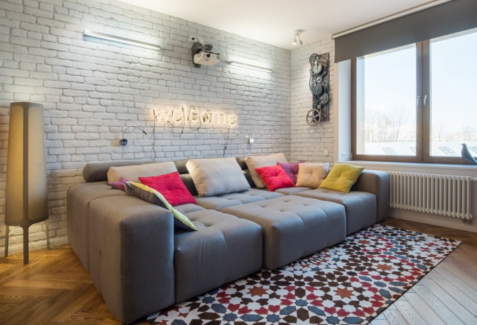 Heldere textiel in de woonkamer