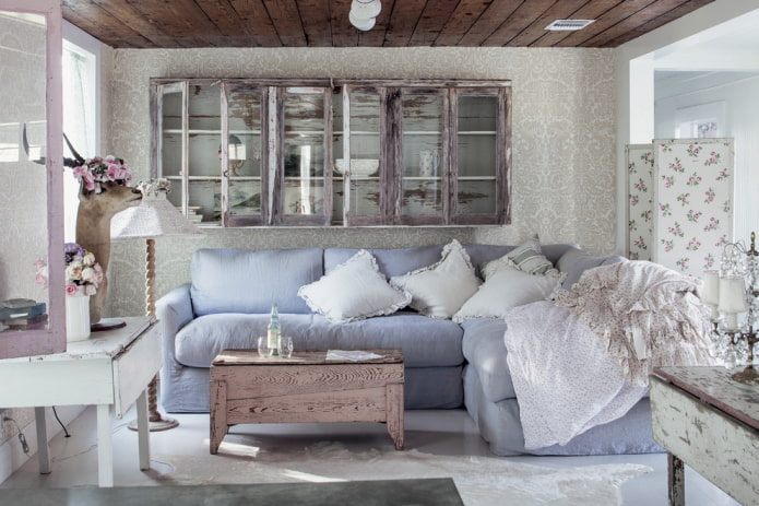 behang en houten plafond