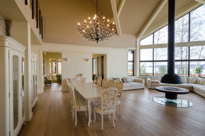 lichte tinten in het interieur van het huis